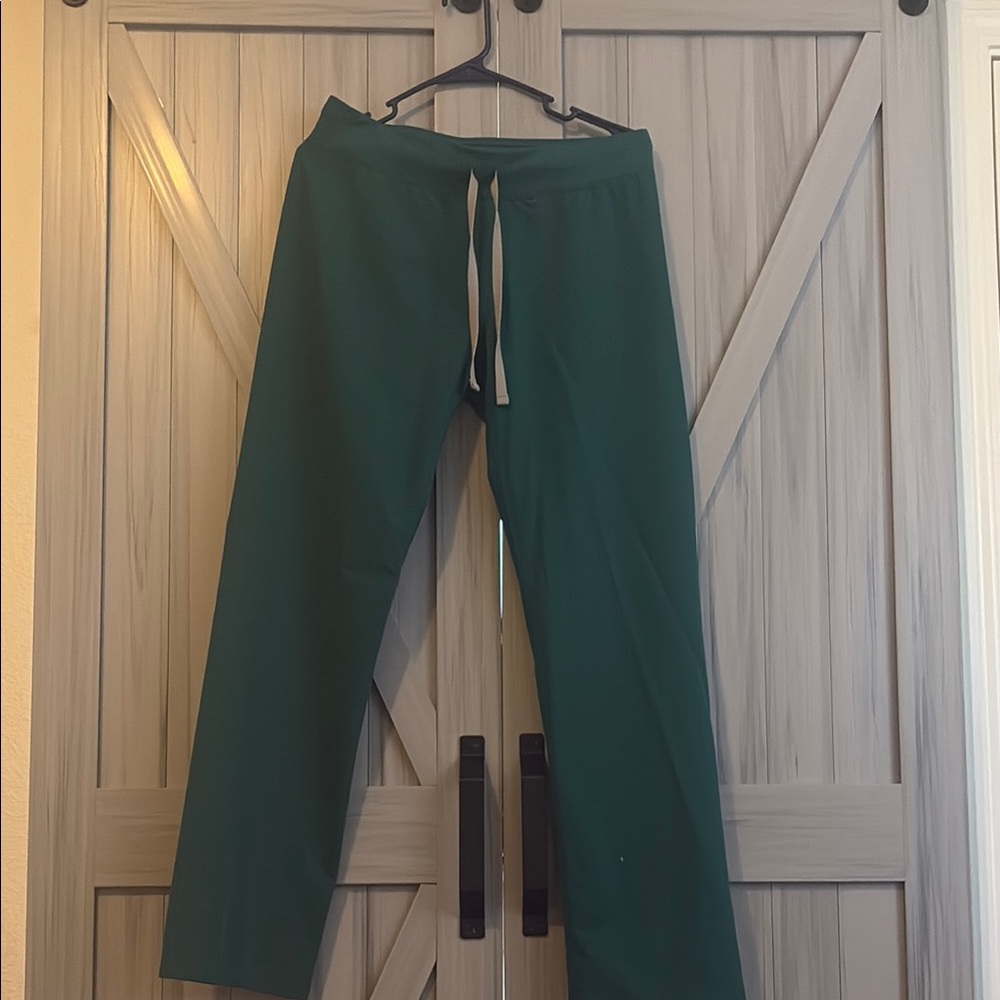 Women’s hunter fig scrub Livingston no tear no stains good condition